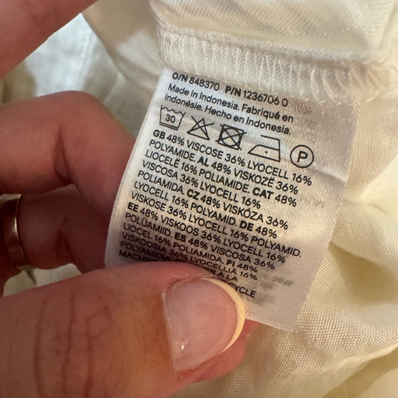 🤍 H&M Ruffle Sleeve Button-Down Blouse 🤍 - Picture 5 of 5